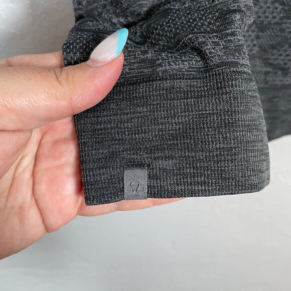 Lululemon Women 6 Black Gray Breeze By Muscle Tank Camo Perforated Athleisure - Picture 6 of 9